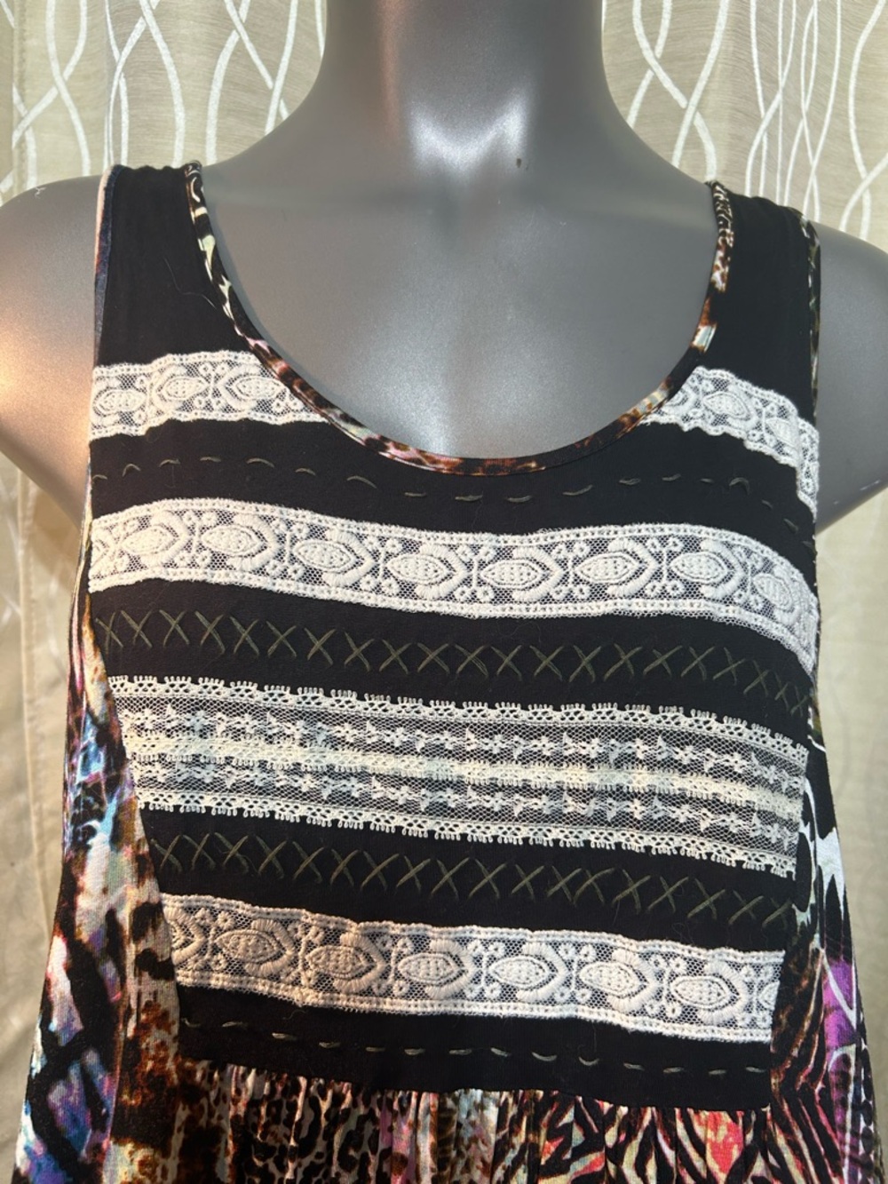 Cupio Black Multicolor Lace-Trim Sleeveless Top - Picture 4 of 9